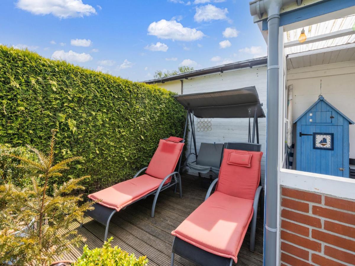 Beautiful Bungalow In Poel Near The Beach Fahrdorf  Экстерьер фото