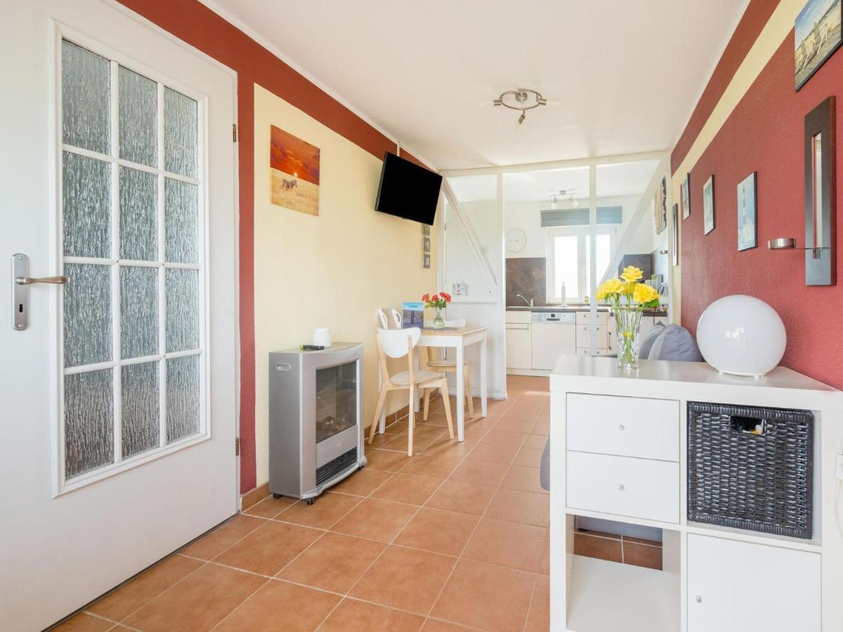 Beautiful Bungalow In Poel Near The Beach Fahrdorf  Экстерьер фото